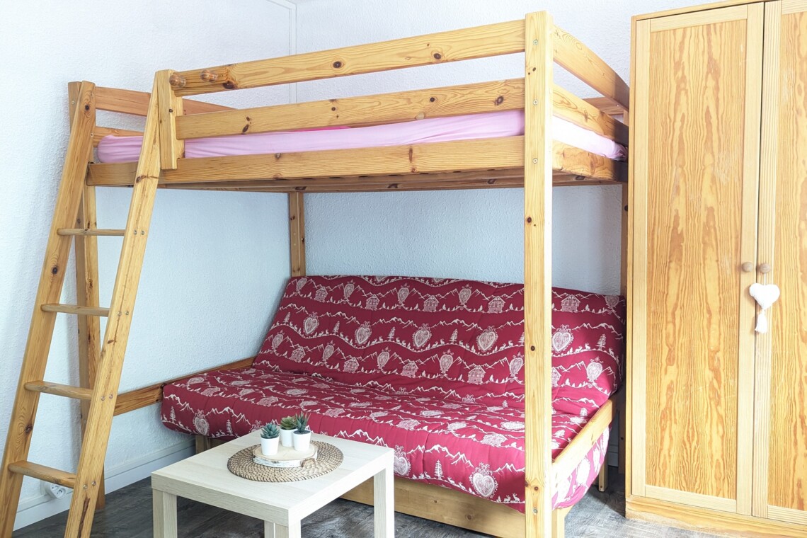 Lit mezzanine et le canapé clic-clac